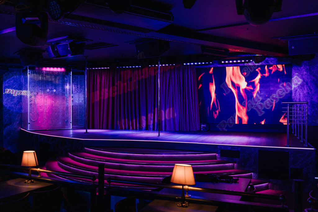 Nachtclub Bühne